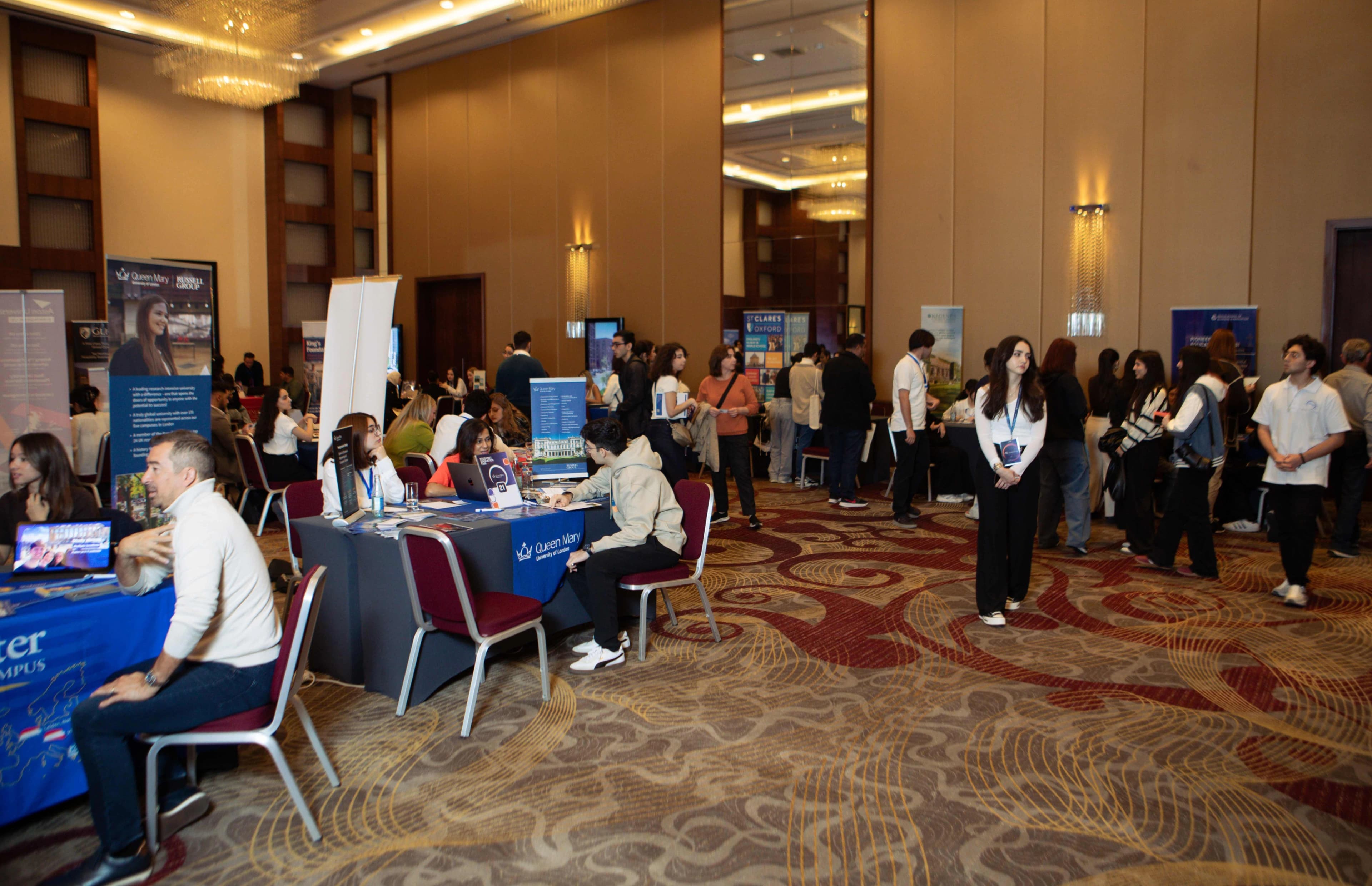 Xaricdə Təhsil Sərgilərində İştirak Etmək Niyə Vacibdir?