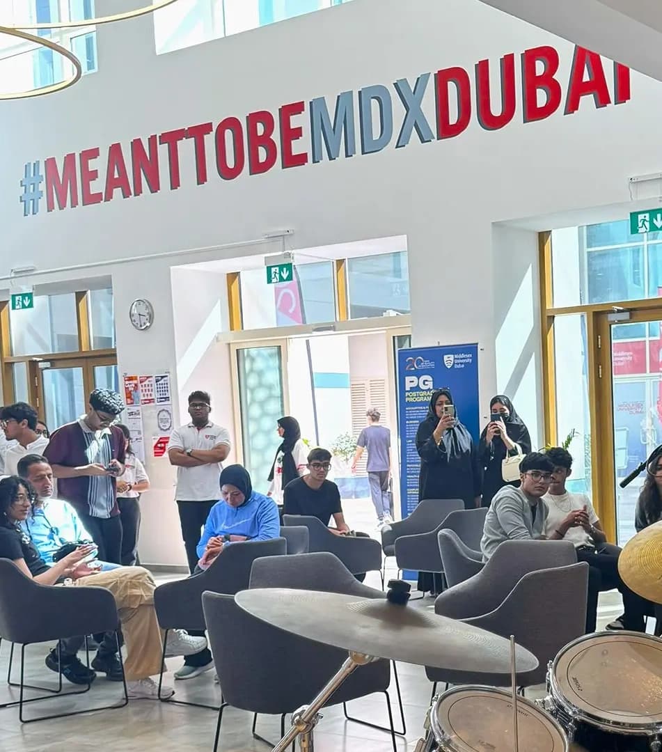 Middlesex University Dubai "Transform 2026" Açıq Qapı Günü Keçiro+ir! 
