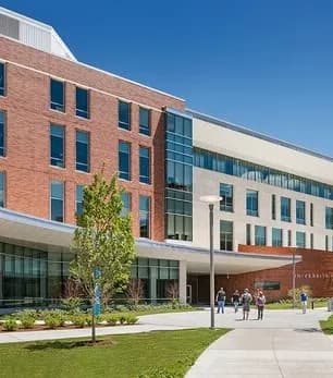 UMass Boston Kampus Turu: Tələbə Həyatı və Kampus İmkanları