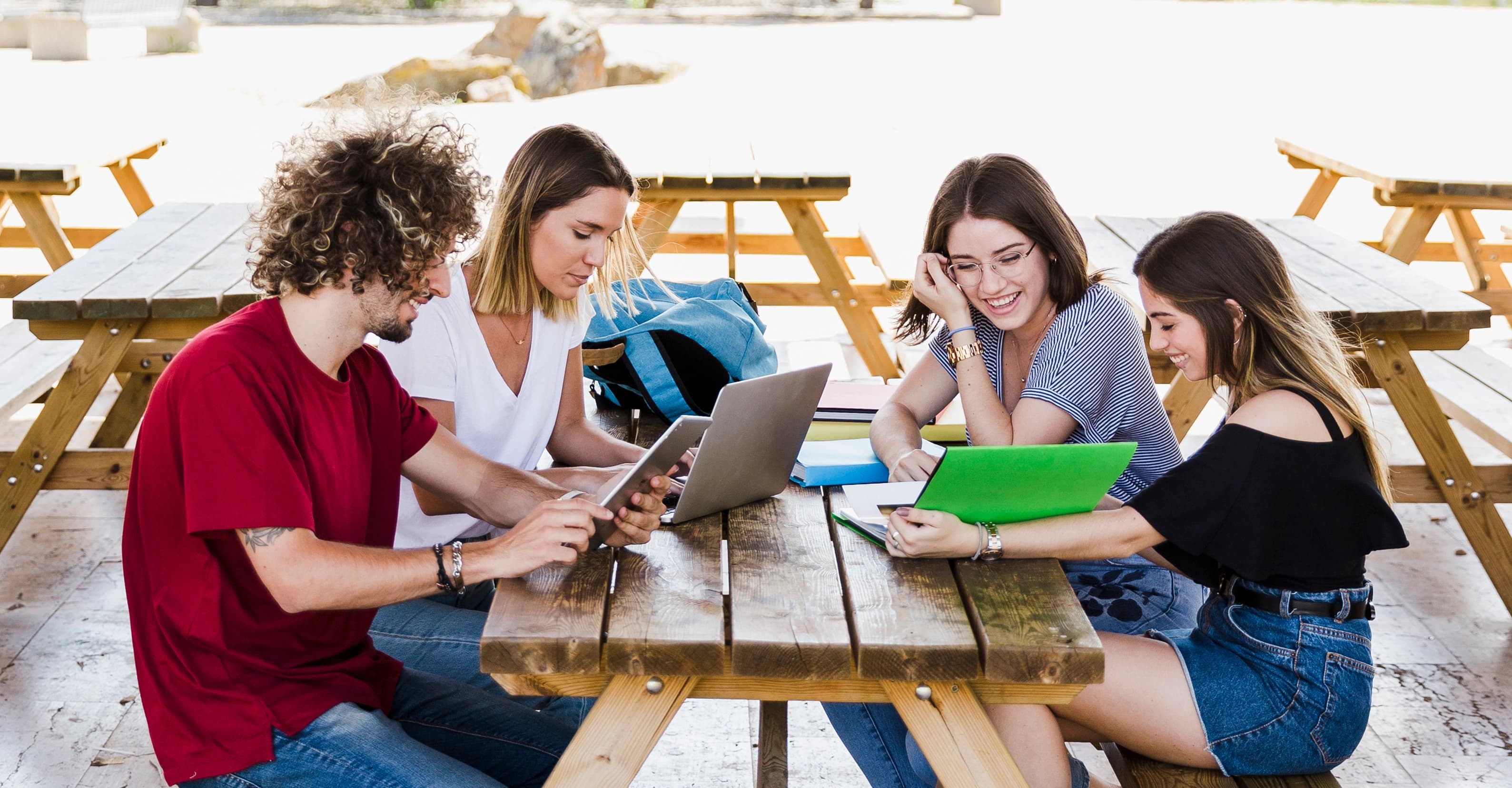 English Path UK Paris və Brisbane-də Yeni Kampuslarını Açdı