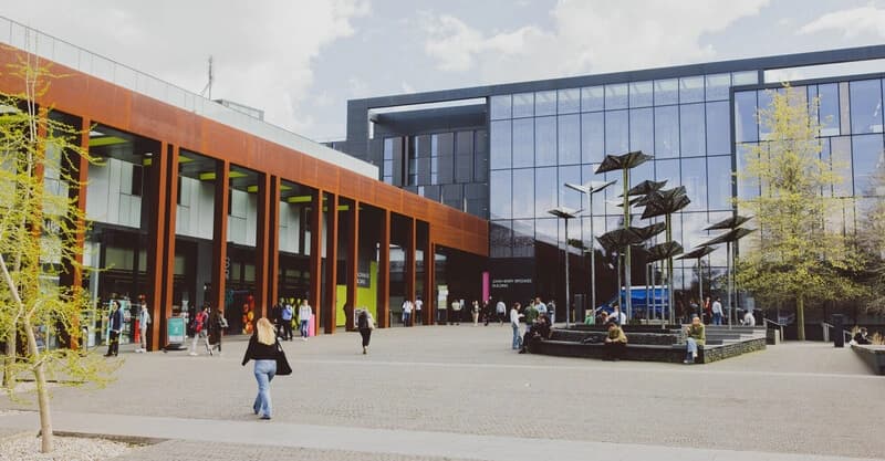 Oxford Brookes Universitetindən Seçilmiş Magistr Proqramları üzrə £4,000 Təqaüd Fürsəti!