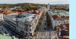 ISM University of Management and Economics Financial Times Top 100 Reytinqinə Daxil Olub