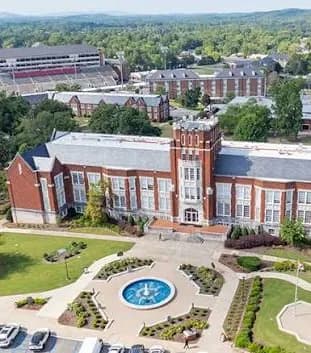 Jacksonville State Universitetində Tanışlıq Günü: Kampusu və Tələbə Həyatını Kəşf Edin