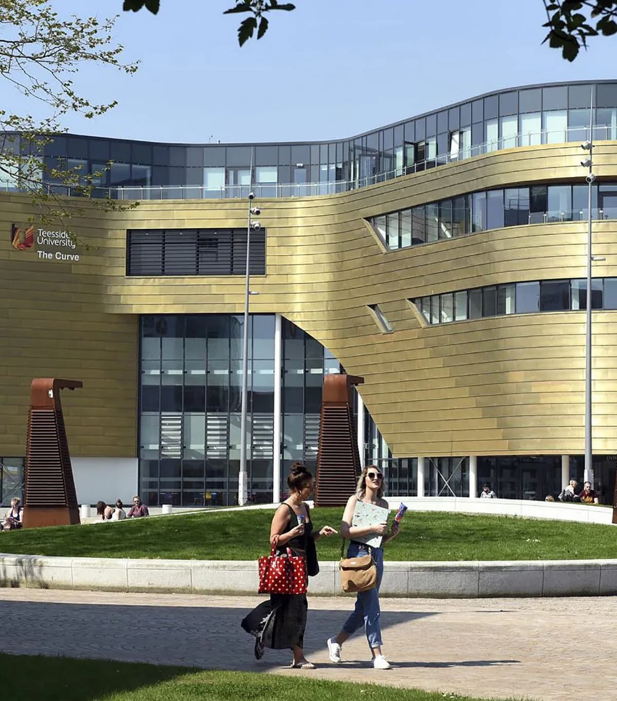 Teesside University-də Tələbə Təcrübəsi: Fizioterapiya Təhsili və Yeni Mühitə Uyğunlaşma