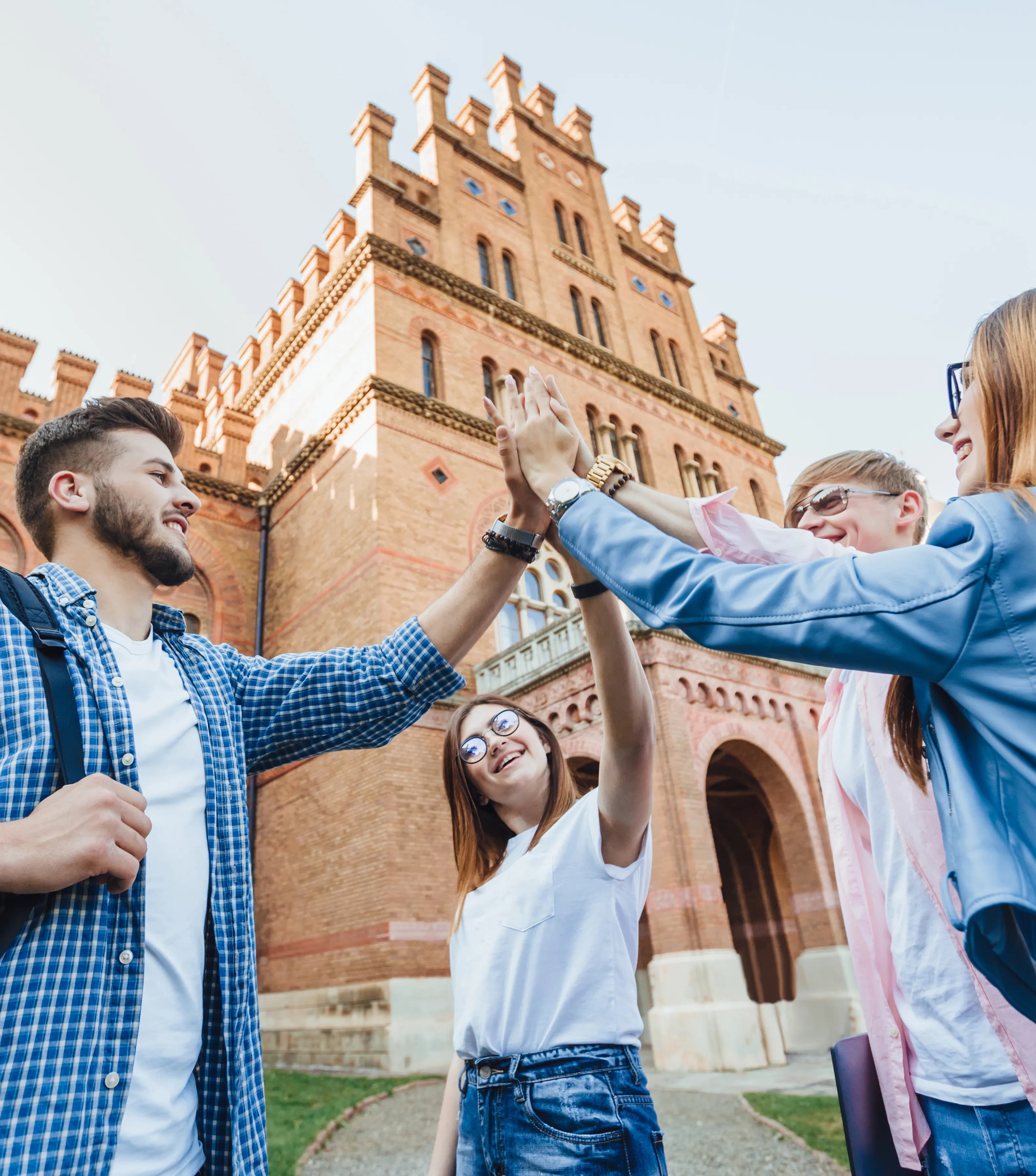Universitet Kampus Turu Nədir və Niyə Faydalıdır?