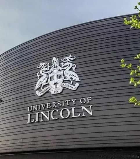 University of Lincoln-də Tələbə Təcrübəsi: Kampus, Müəllimlər və Peşəkar Hazırlıq