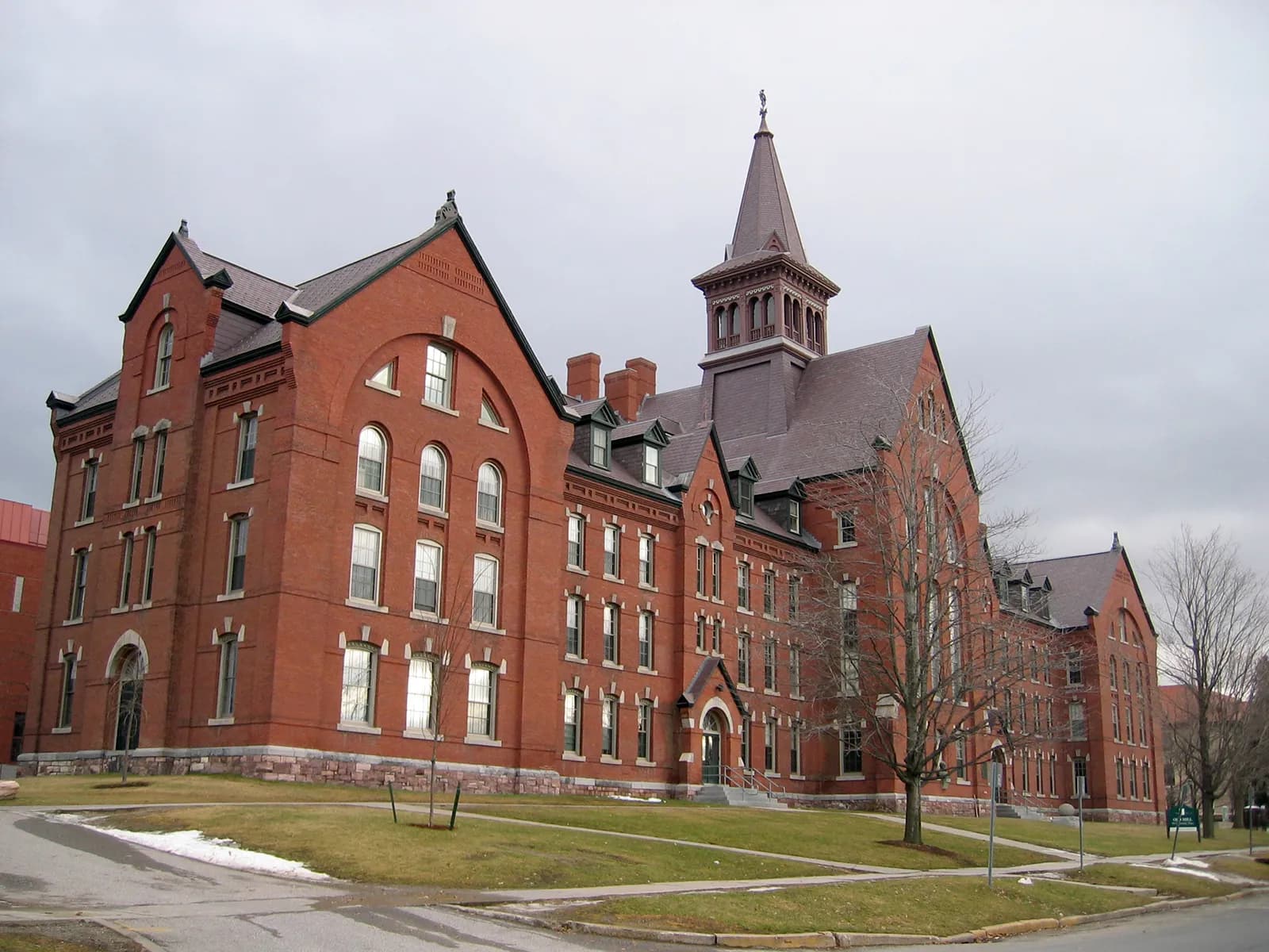 1755505909351-Old-Mill-University-of-Vermont-Vt-Burlington.webp