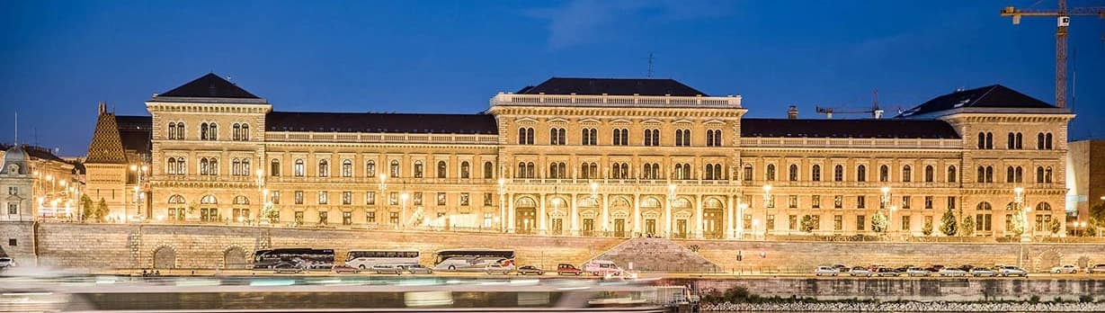 1764587981553-HERO-epulet_e_Corvinus_image_2017-900-2.jpg