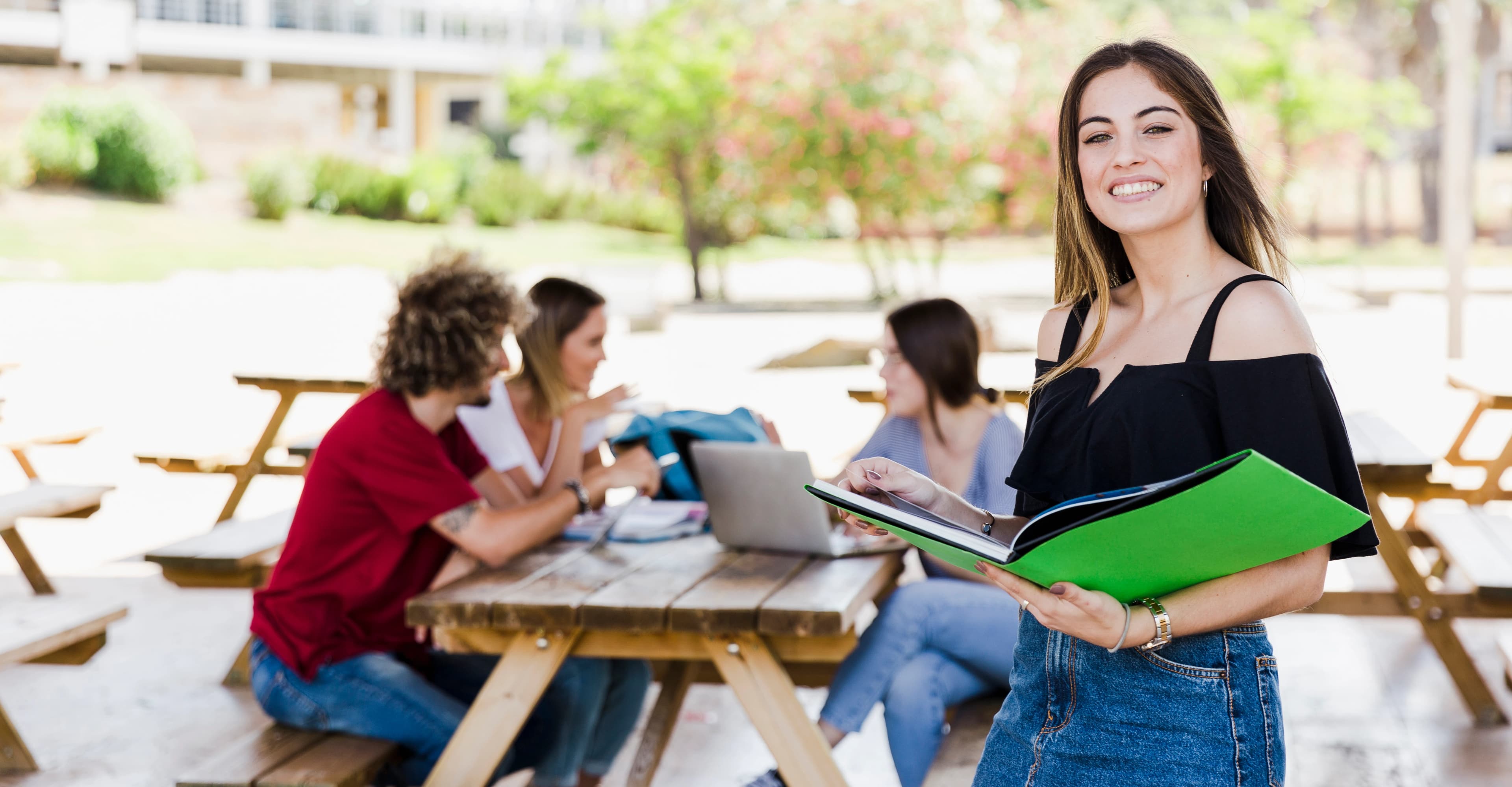 Surrey Universitetində magistr təhsili: Çoxşaxəli proqramlar